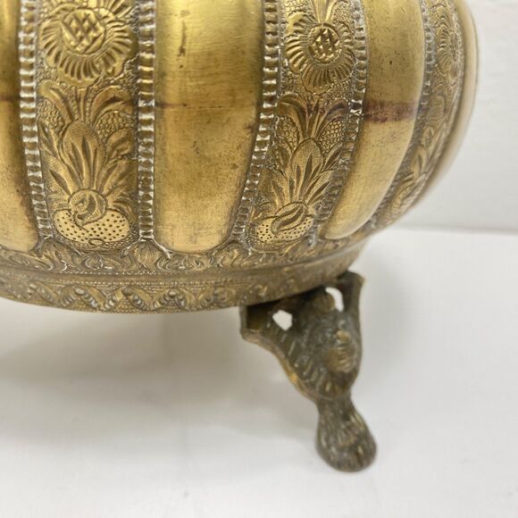 Vintage Hindu Goddess Laxmi Large Brass Pot & Lid Prosperity Abundance Light - Picture 3 of 11